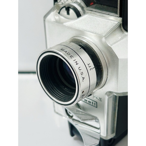 Vintage Bell & Howell Autoload Handheld Camera - Picture 7 of 7